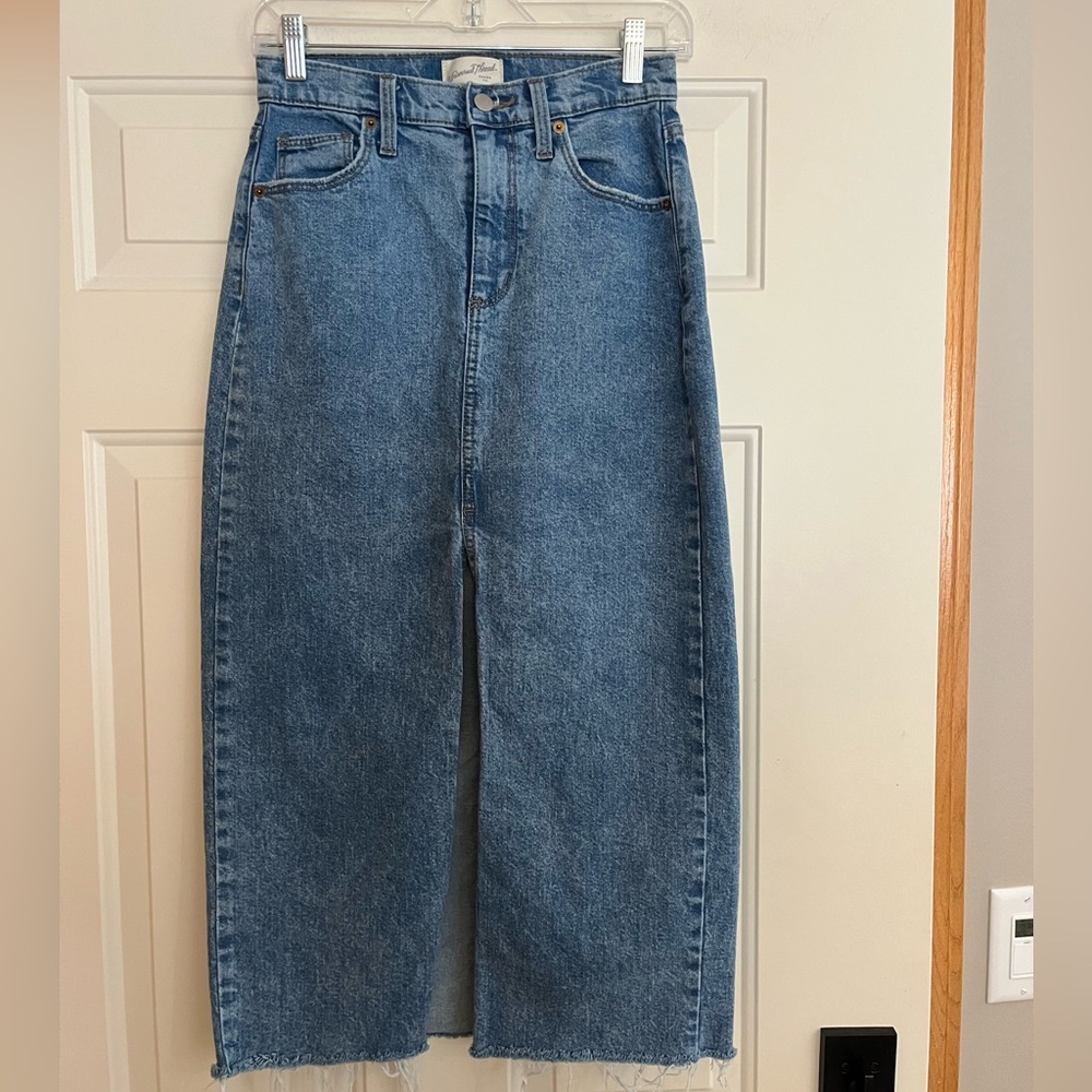 Women’s Universal Thread boho festival long denim raw hem jean skirt. Size 2